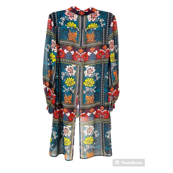 Bebe semi-sheer hi-low tunic - Picture 2 of 5